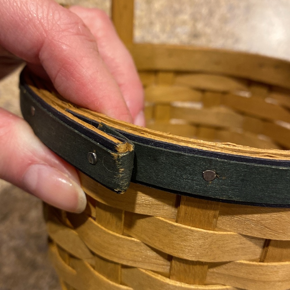 Longaberger Collectors Club Handmade Maple Basket 2004 Stationary Handle - Picture 13 of 17